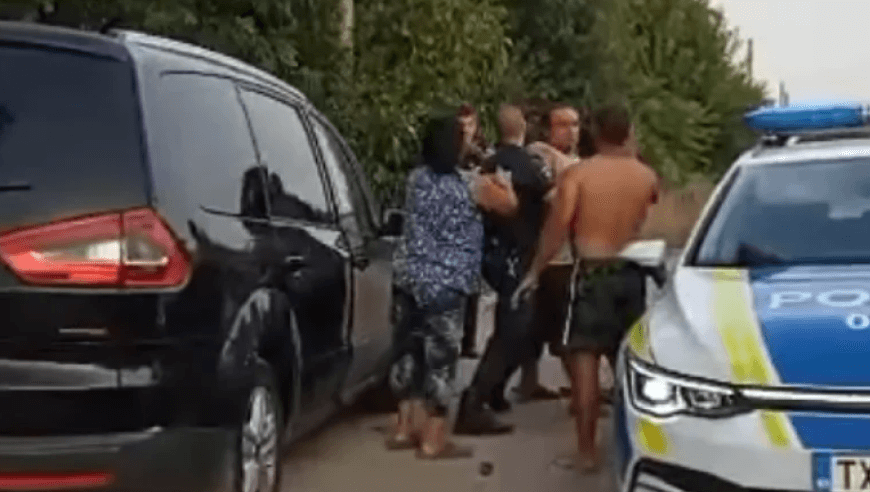 Първи зрелищни КАДРИ от свирепия екшън с бит полицай, взривил Добричко