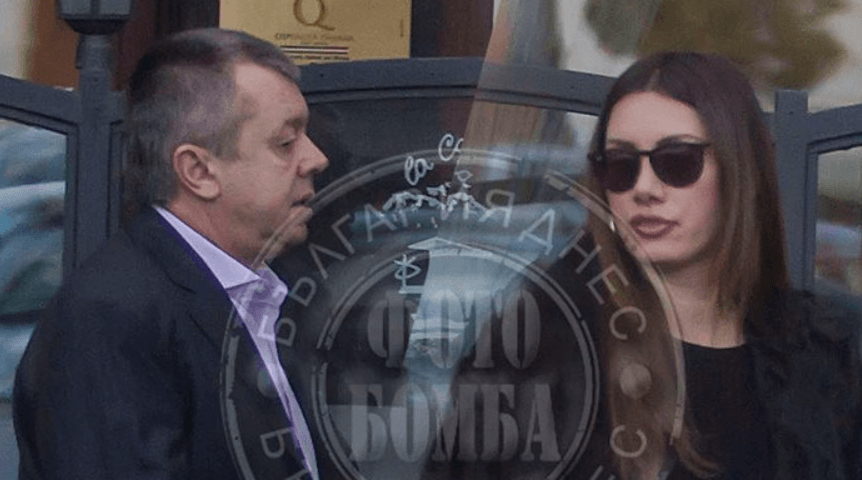 Скандал! Манекенката Ася Христова “сродила” в кревата Вълка и Черепа
